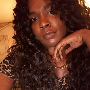 Meet your Posher, Destiny